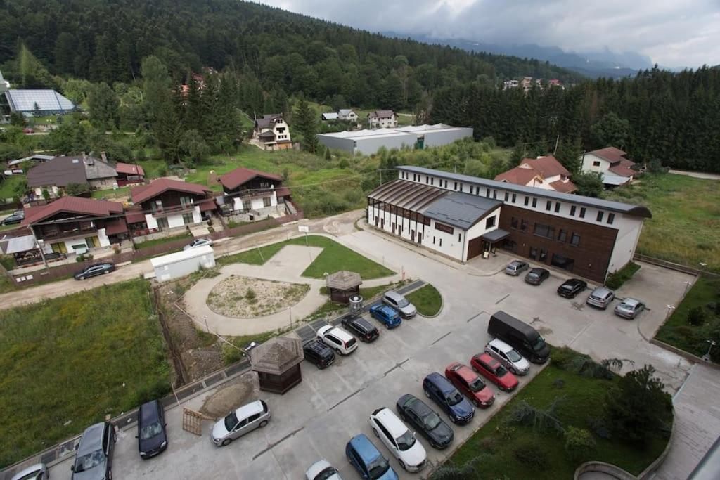 Romantic Jacuzzi Luxury Apartment Sinaia Esterno foto